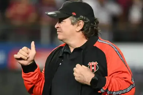 Alajuelense se adelanta al mercado de fichajes y pone la mira en uno de los mejores extranjeros del Clausura 2026: “Termina contrato...”