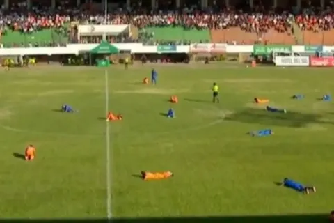 ¡Insólito! El curioso suceso que fue parte del agónico debut de Municipal en el Torneo Apertura 2025