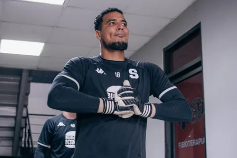 El extraño caso de Esteban Alvarado al que Saprissa no le encuentra solución