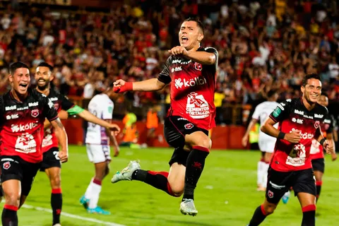 Final Costa Rica: Alajuelense goleó a Saprissa para encaminar una Gran Final