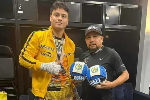Esaú Diéguez, el chapín que orquestó el triunfo de Terence Crawford ante Canelo Álvarez, revela qué le falta a Lester Martínez para dar el salto en la élite del boxeo