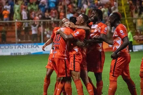 Costa Rica: ¿Quién detiene al Puntarenas FC?