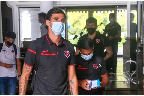 Alajuelense viajó a Guatemala con la maleta llena de dudas y cuestionamientos