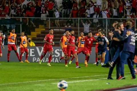 Panamá se lo dio vuelta a El Salvador y se prende arriba en la tabla [VIDEO]