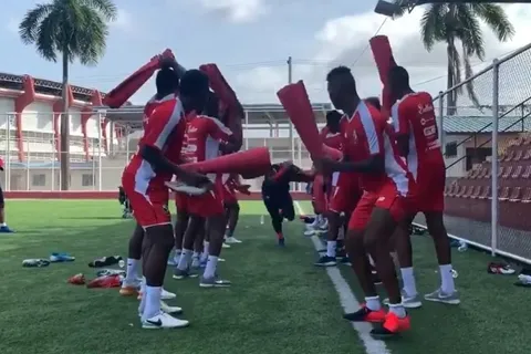 El video de la Selección de Panamá haciéndole un "túnel" a Samuel Baptista