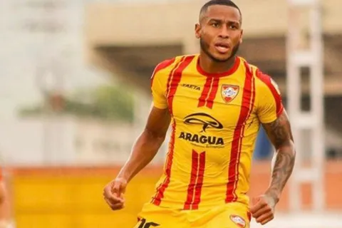 Alfredo Stephens le da vida a Aragua FC tras ir por debajo en el marcador en dos ocasiones [VIDEO]