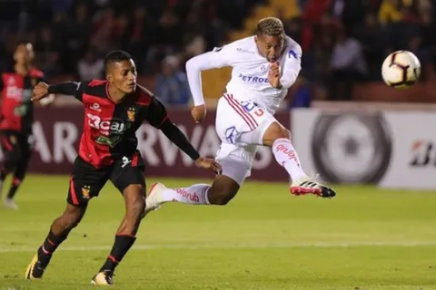 Gabriel Torres casi debuta con gol en la Copa Libertadores