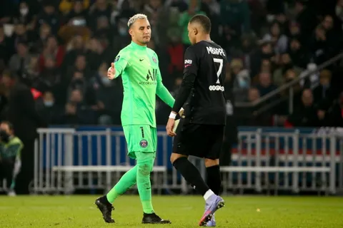 La foto que confirmaría la salida de Kylian Mbappé del PSG de Keylor Navas