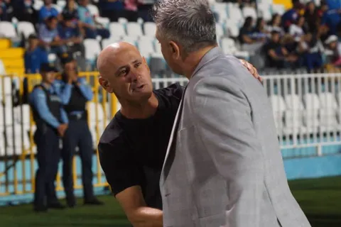"No me había pasado": Eduardo Espinel confiesa lo más raro que vio en el fútbol de Honduras