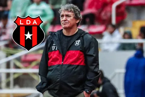 Machillo Ramírez lo quiere, pero Alajuelense le cerró las puertas: el 9 extranjero que pedía la afición no llegará a la Liga