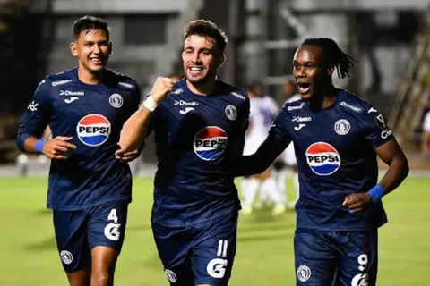 Se confirma la salida del goleador de Motagua rumbo al futbol de Sudamérica