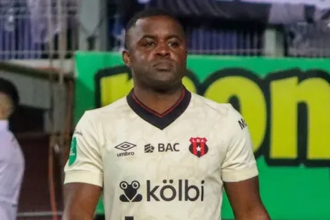 Joel Campbell en el medio de la polémica.