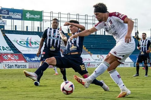 Saprissa extiende su racha sin ganar