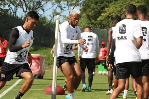 ¿Cómo afronta Alajuelense los entrenamientos con más de 10 ausencias? Junior Díaz habló