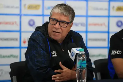 Bolillo Gómez en alerta: Se confirma la noticia que podría causar un cambio drástico en el futbol de El Salvador