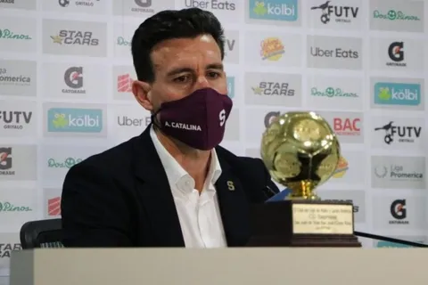 Ángel Catalina confirmó cuántos refuerzos más tendrá Saprissa