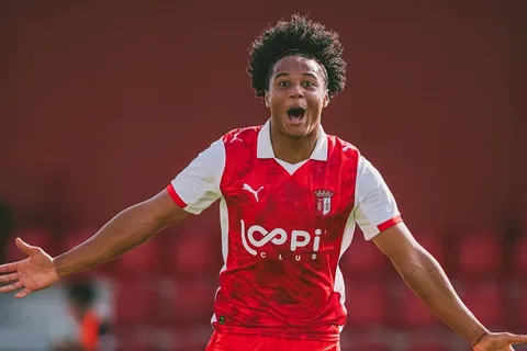 Ya estremece a todos en Portugal: el golazo de Luis Suazo con SC Braga que ilusiona a Honduras