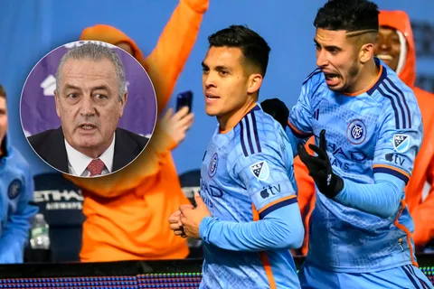 Alonso Martínez: hat-trick histórico y mensaje para Gustavo Alfaro