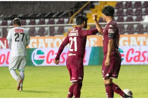Saprissa se olvidó de ganar y aumenta la presión sobre Mauricio Wright