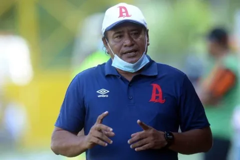 Alianza cambiará de entrenador
