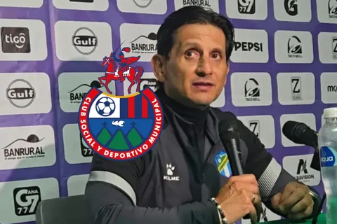 Ronald González en conferencia de prensa.