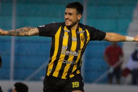 Real España estaría escuchando ofertas por su goleador Ramiro Rocca
