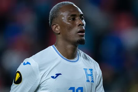 En el momento más inoportuno: Deiby Flores sufre doble revés mientras se prepara para la semifinal de Copa Oro