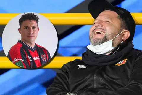 Jafet Soto se burla del arribo de Oviedo a Alajuelense.