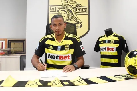 Edwin Rodríguez ya viste los colores de Aris Salónica