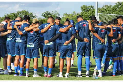 El once de El Salvador para enfrentar a México