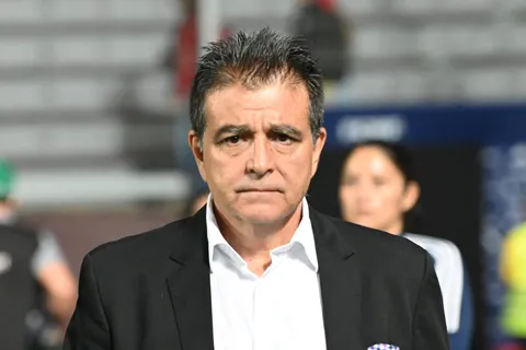 Claudio Vivas bajo fuego: la noticia que enfurece a Costa Rica en la previa del duelo con Panamá