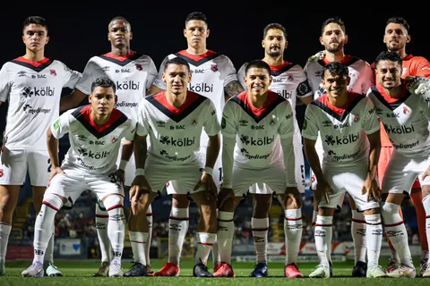 Futbolista de Alajuelense habló sobre las críticas que recibió.