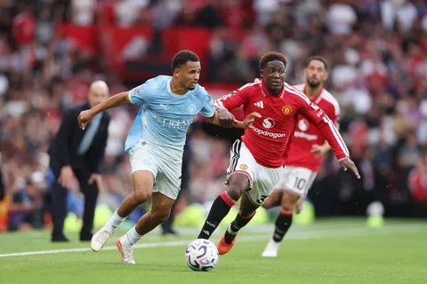 Manchester United recupera a Kobbie Mainoo: podría volver ante Chelsea