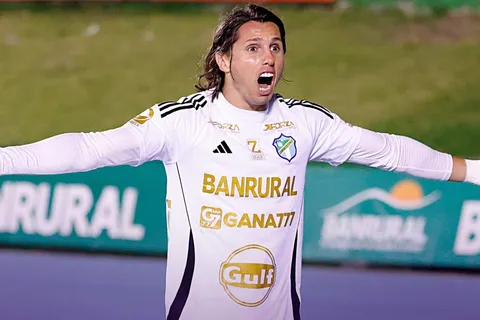 agustin vuletich-comunicaciones-gol a aurora