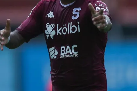 Saprissa lo echó tras un escándalo, volvió a generar polémica en Guatemala y ahora tiene una nueva oportunidad en el club menos esperado