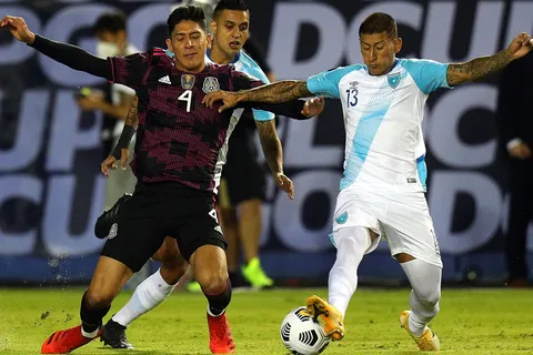México convoca a todas sus figuras para enfrentar a Guatemala