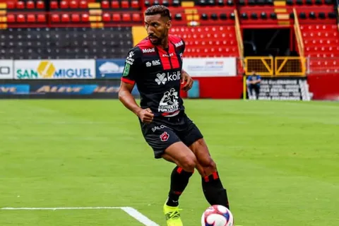 El motivo por el que Marcel Hernández fue excluido en Alajuelense
