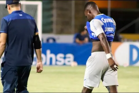 Rubilio Castillo no podrá estar ante Chile