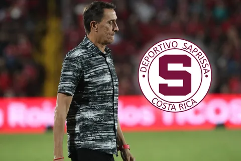 Alajuelense no tiene paz: el problema que amarga a Guimaraes de cara al clásico ante Saprissa