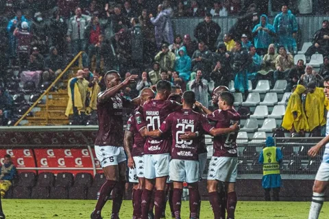 Saprissa aplasta a Grecia y llegará con el ánimo al tope a Puntarenas para ser líder