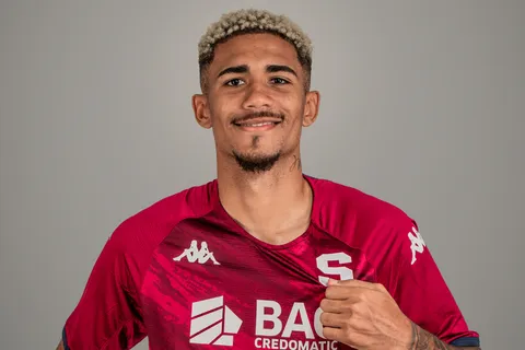 Saprissa oficializó la contratación del panameño Eduardo Anderson