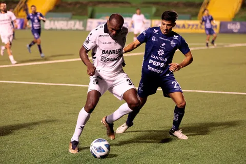 Comunicaciones venció 2-0 a Cobán y clasificó a las semifinales del Clausura 2024 (VIDEO)