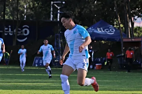 Aficionados chapines rendidos ante Nicholas Rittmeyer por su gol ante Nicaragua