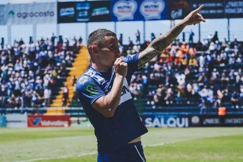 ¿Uno más que rechaza al Saprissa? Luis Ronaldo Araya se queda en Cartaginés