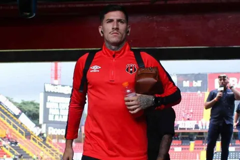 alajuelense-anderson canhoto en el morera soto