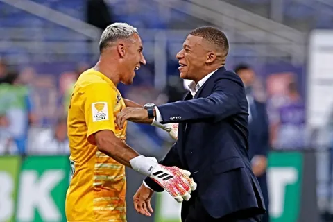 Kylian Mbappé dejó afuera a Keylor Navas en una elección sobre el PSG