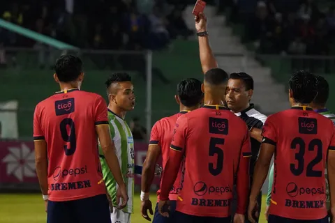 Se confirma la sanción a Oscar Santis tras agredir a un rival
