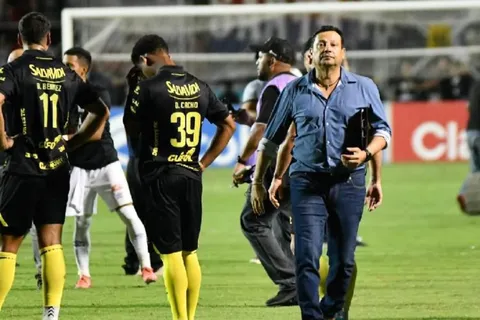 Jeaustin Campos sin contemplaciones: Real España da de baja a tres jugadores