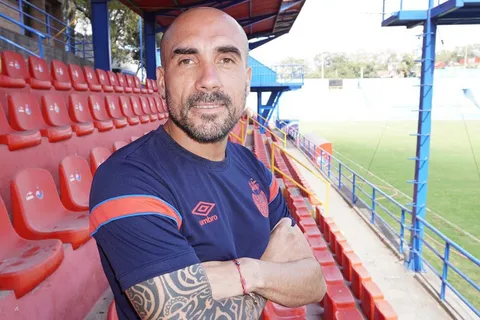Alejandro Medina sorprende a Municipal con una importante decisión sobre su futuro