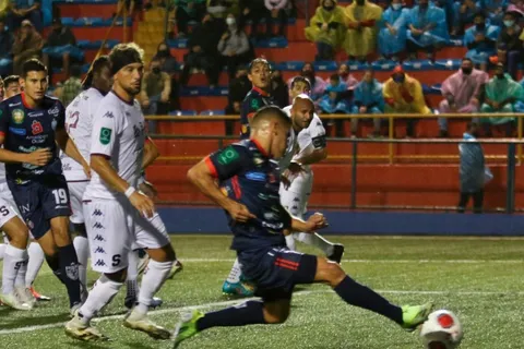 Saprissa sonríe y semifinales sin cambio: Declaran sin lugar la apelación de San Carlos